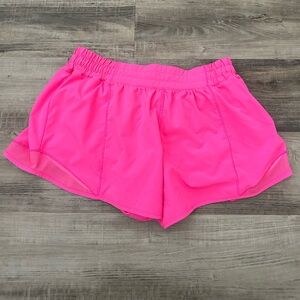 Women’s pink lululemon hotty hot shorts